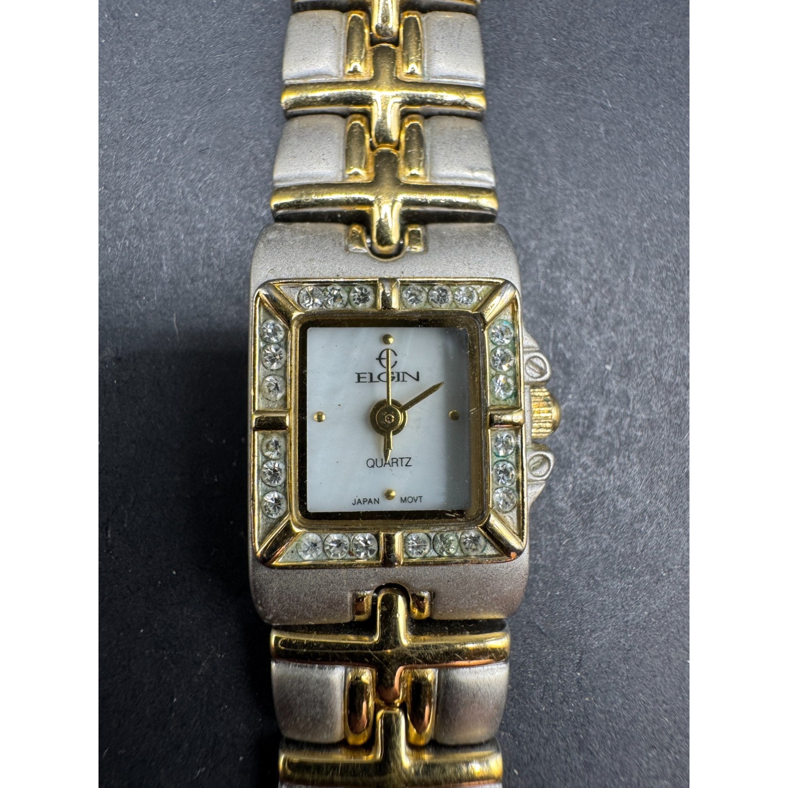 Vintage Elgin Diamond Cut Ladies Quartz Watch Two Tone White Dial Elc135